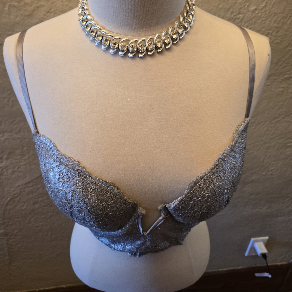 π₯3/15$ Silver lace bustier corset top β metallic glam, Y2K meets soft goth - Picture 3 of 6
